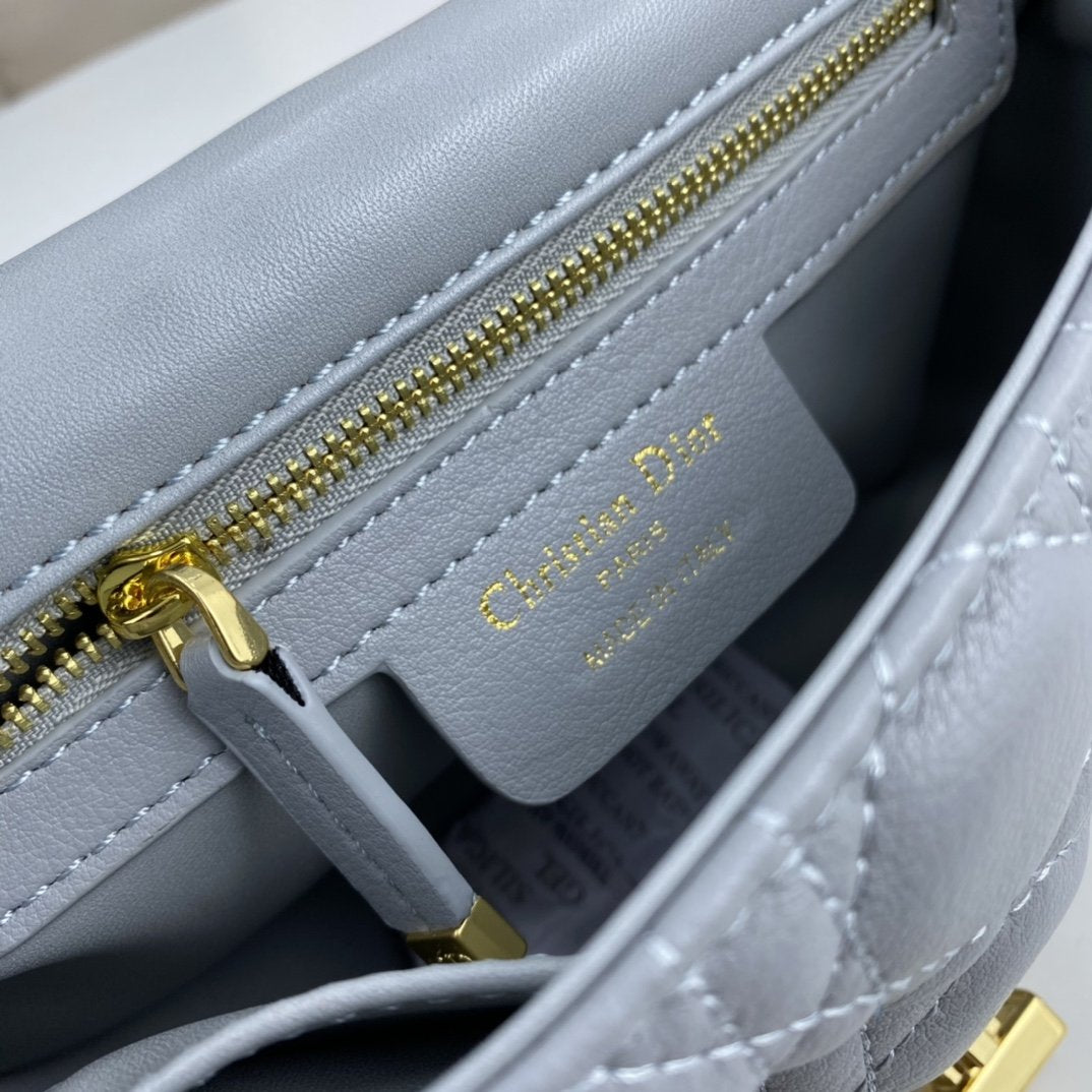 Dior bag/ 21x 13 x8 cm