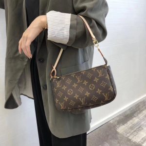 LV Bag/ 17*15*8cm