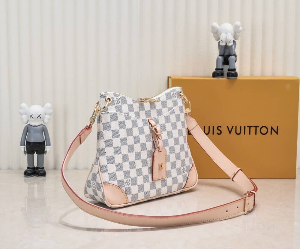 LV BAG/ 26 x 22 cm