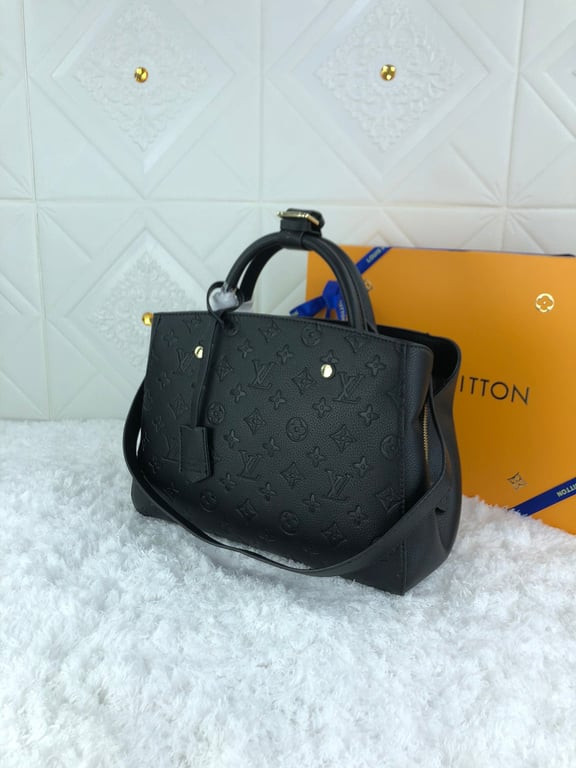 LV BAG/ 33 x 23 x 15 cm