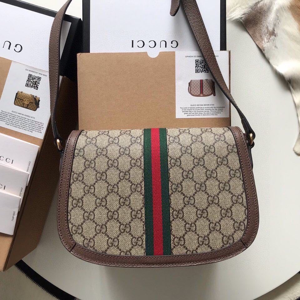 GC BAG/ 25 x 18 x 9 cm