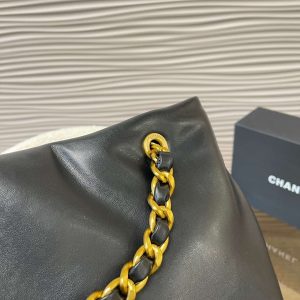 Chanel Bag/ 40 x 31 cm