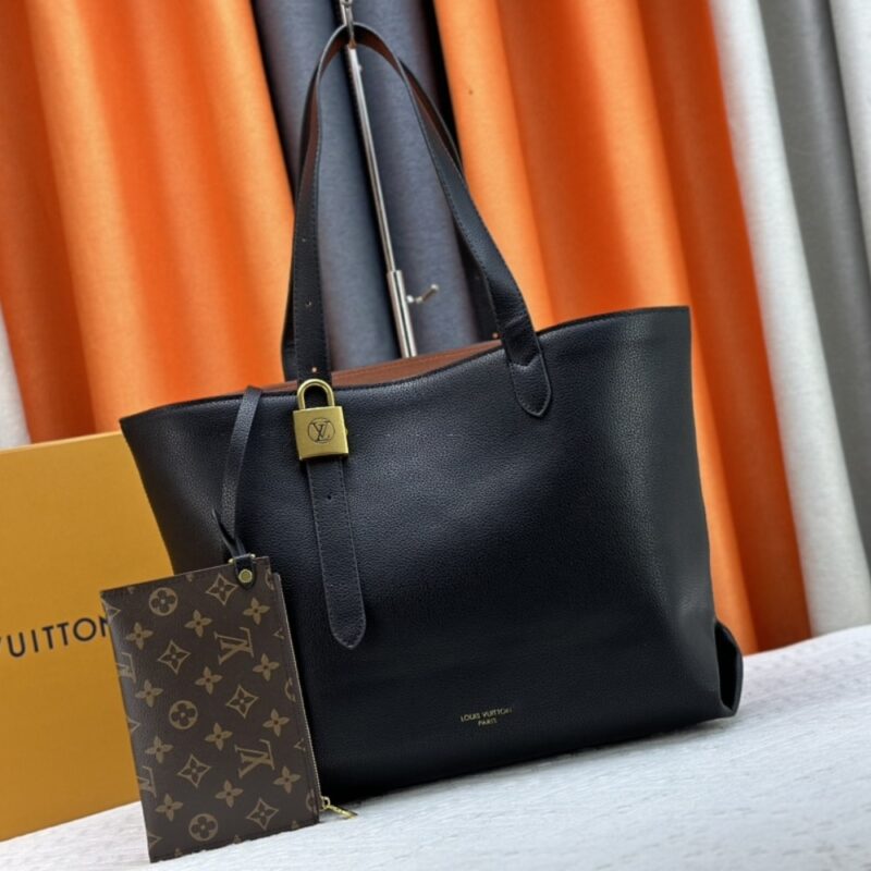 LV BAG/ 47 x 30 x 14 cm