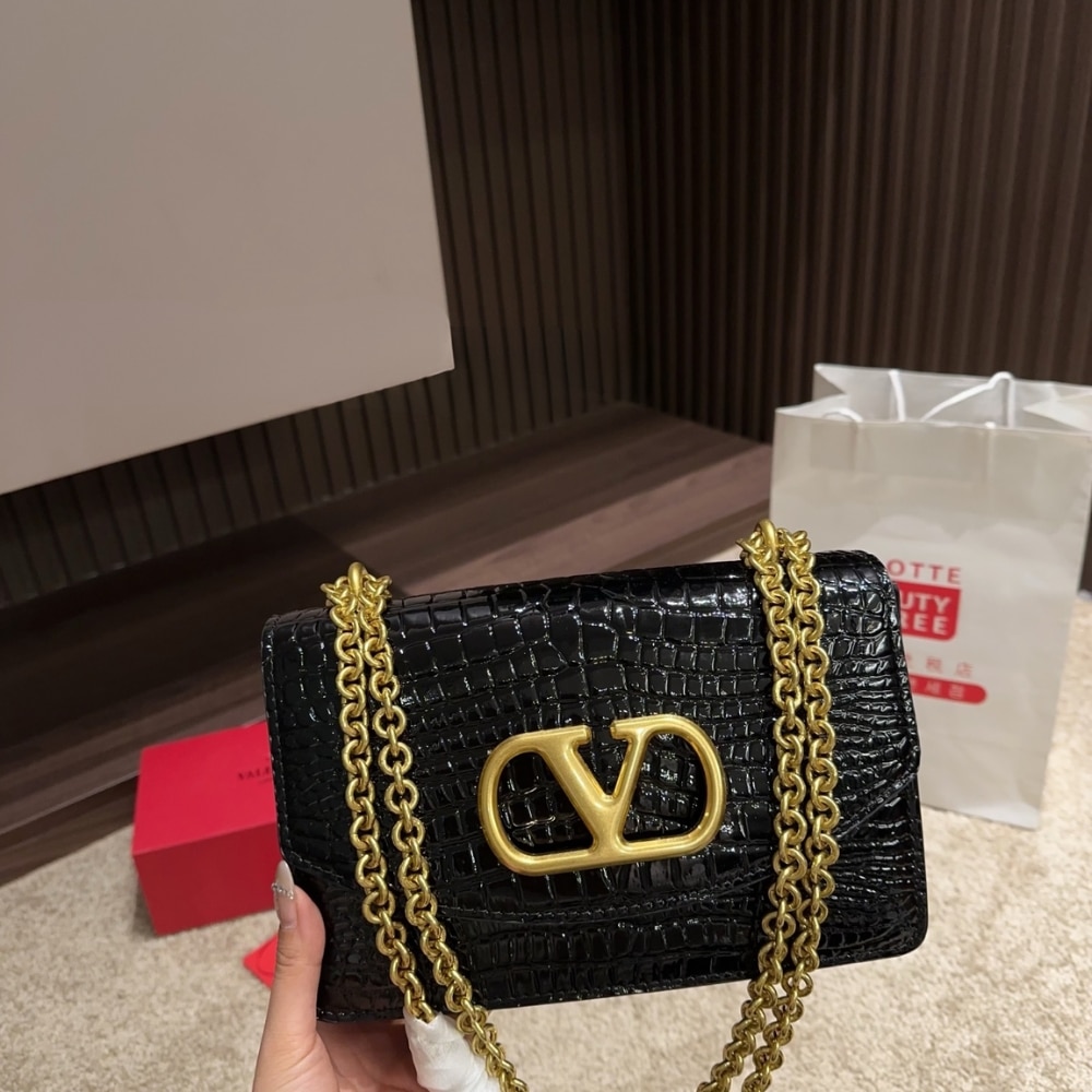 Valentino bag/ 19 x 12 cm