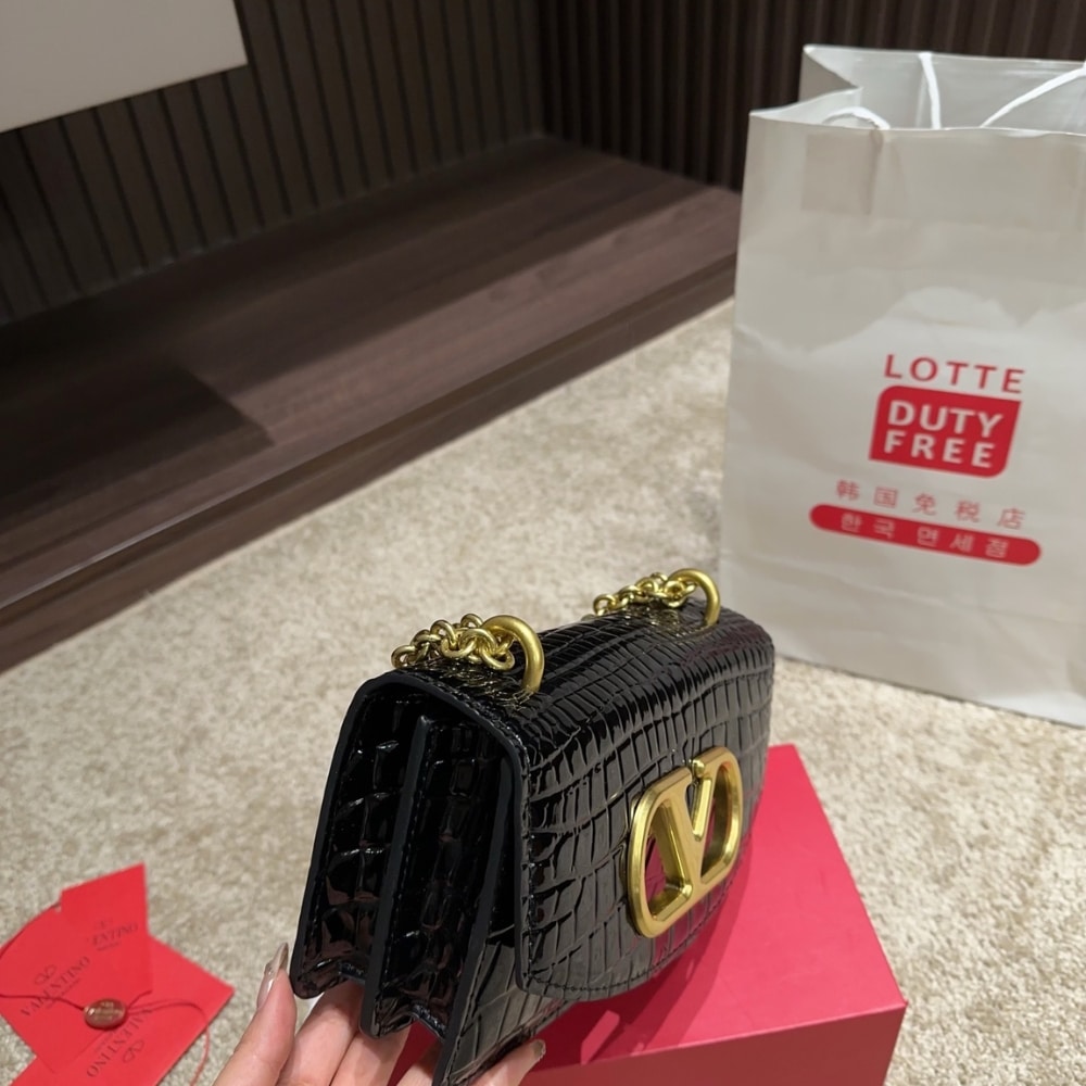 Valentino bag/ 19 x 12 cm