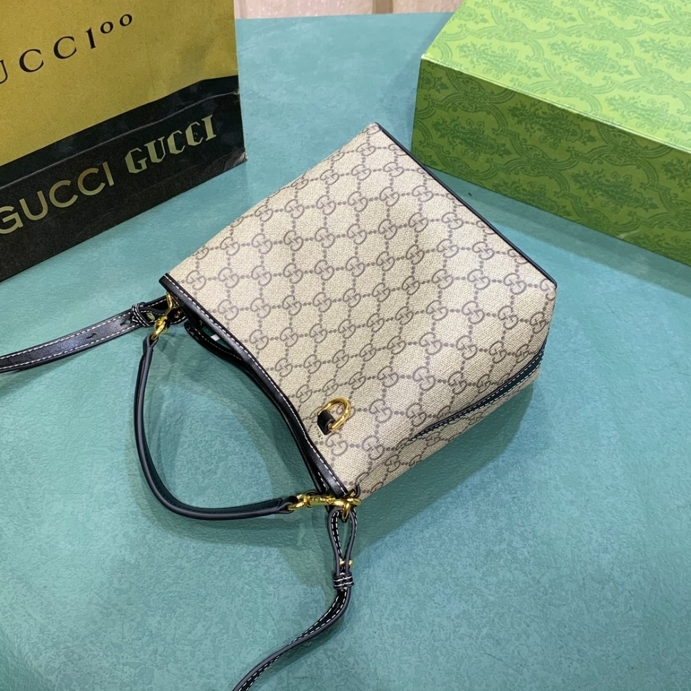 GG BAG/ 20 x 18 x 11.5 cm 