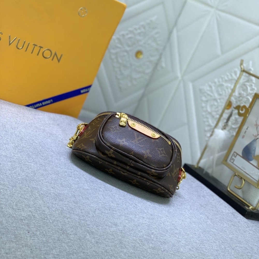 LV BAG/ 17 x 12 x 9.5 cm