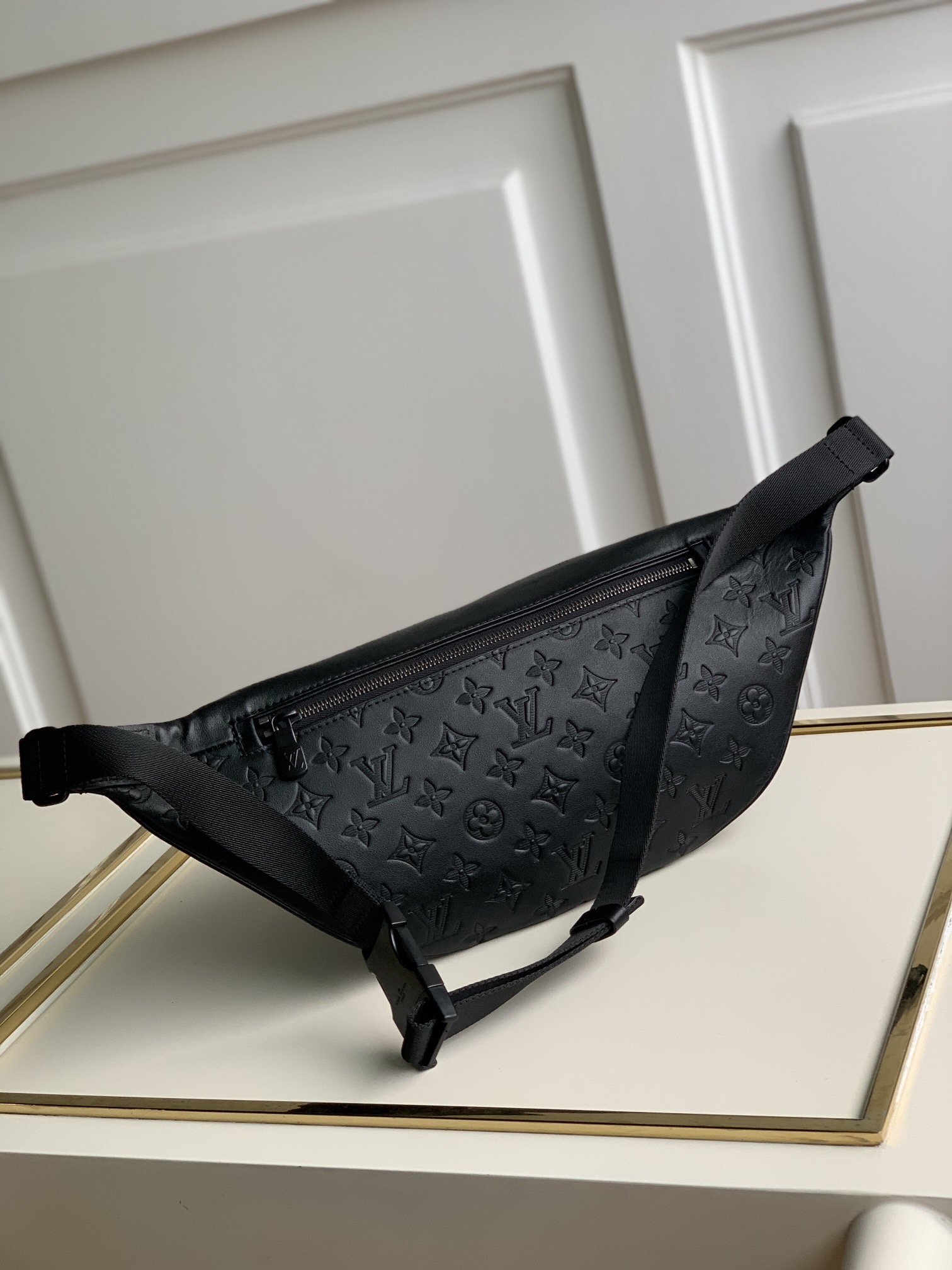 LV Bag/ 47 x 20 x 9 cm