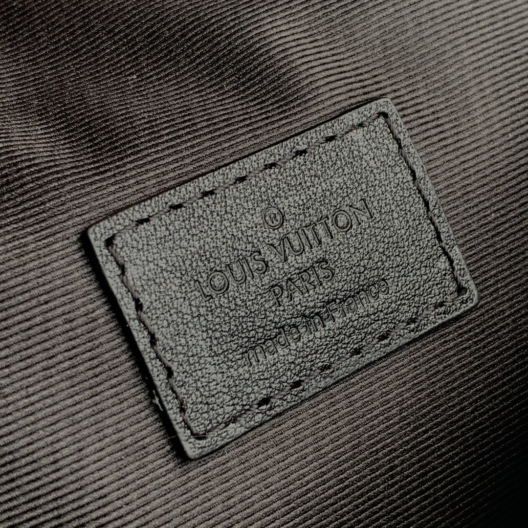 LV Bag/ 47 x 20 x 9 cm