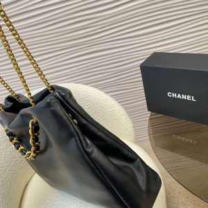 Chanel Bag/ 40 x 31 cm