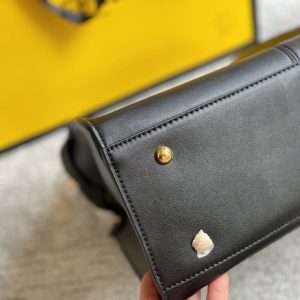 Fendi Bag/ 32 x 28 x 12 cm