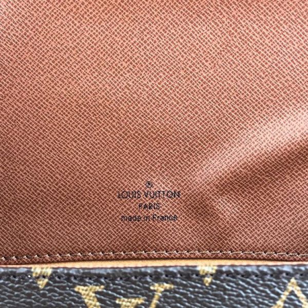 LV BAG/ 25 x 22 x 4 cm