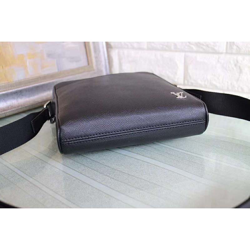 LV BAG/ 21 x 25 x 4 cm