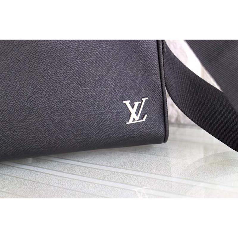 LV BAG/ 21 x 25 x 4 cm
