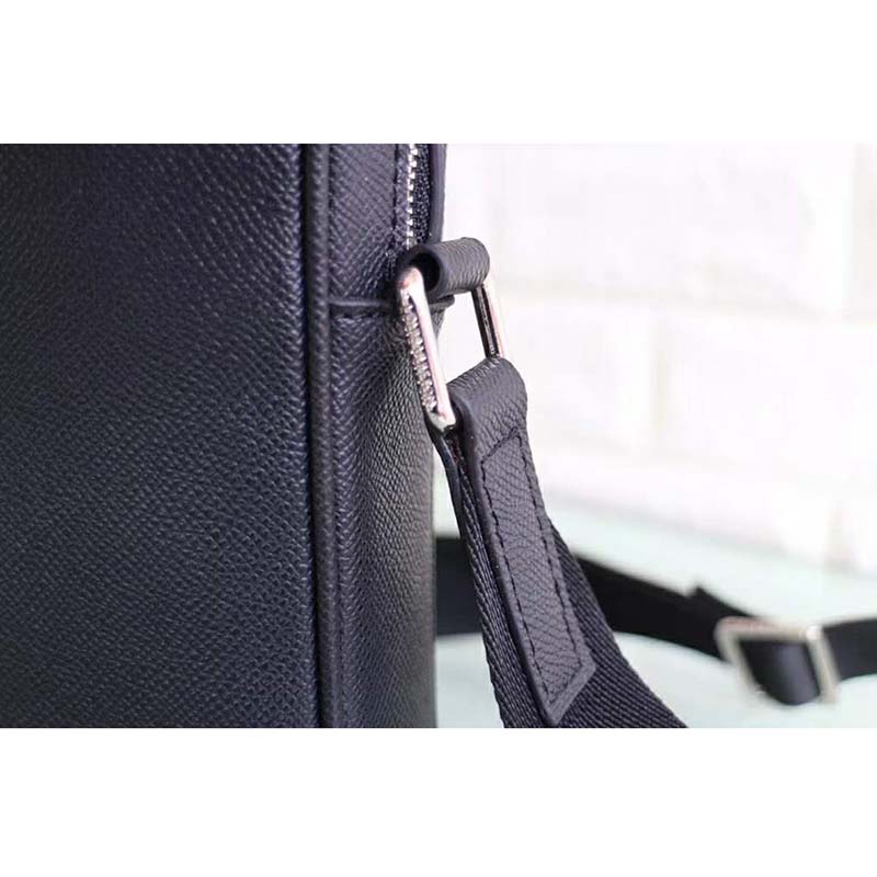 LV BAG/ 21 x 25 x 4 cm