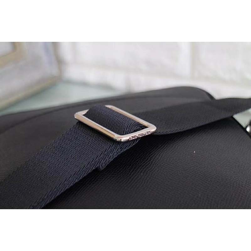 LV BAG/ 21 x 25 x 4 cm