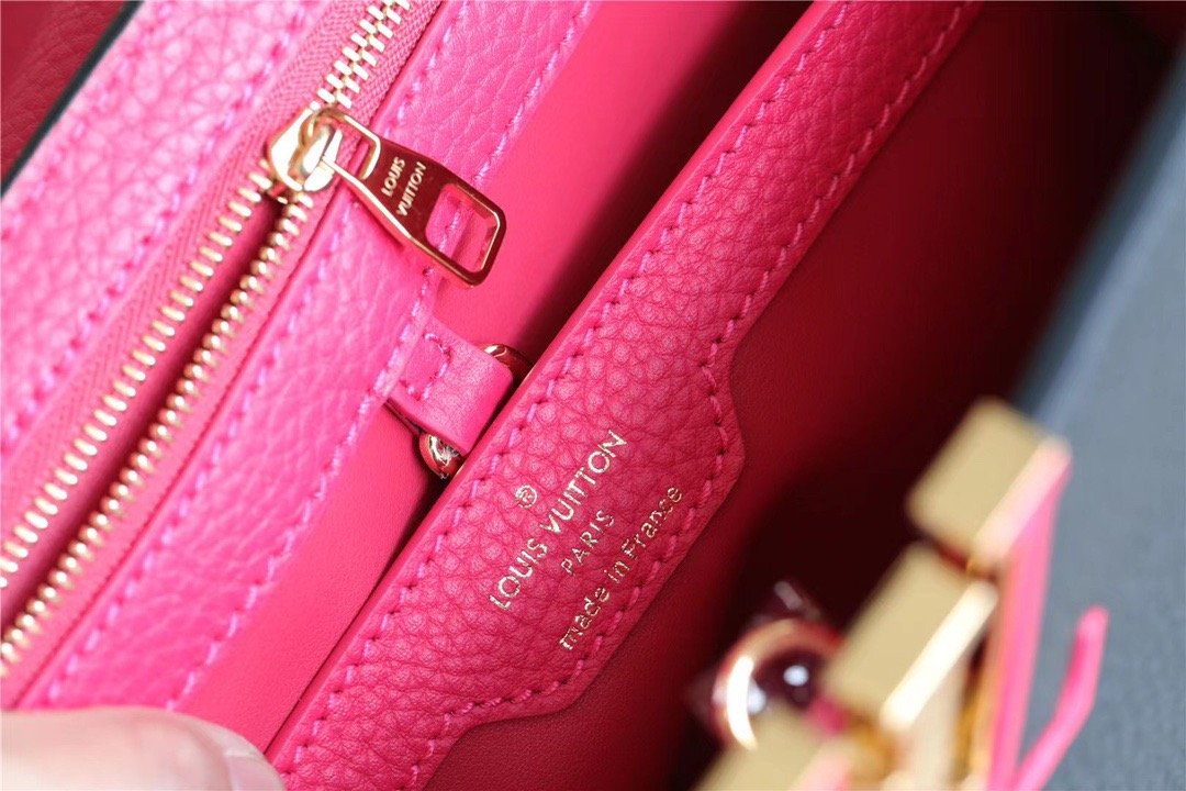 LV BAG/31.5 x 20 x 11 cm