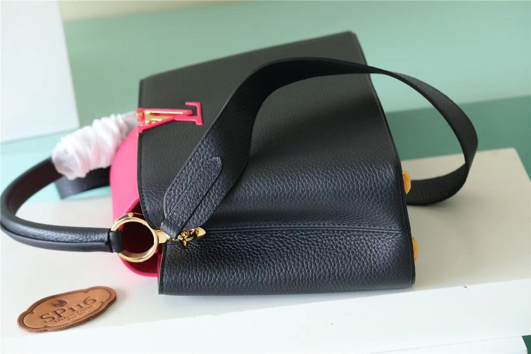 LV BAG/31.5 x 20 x 11 cm