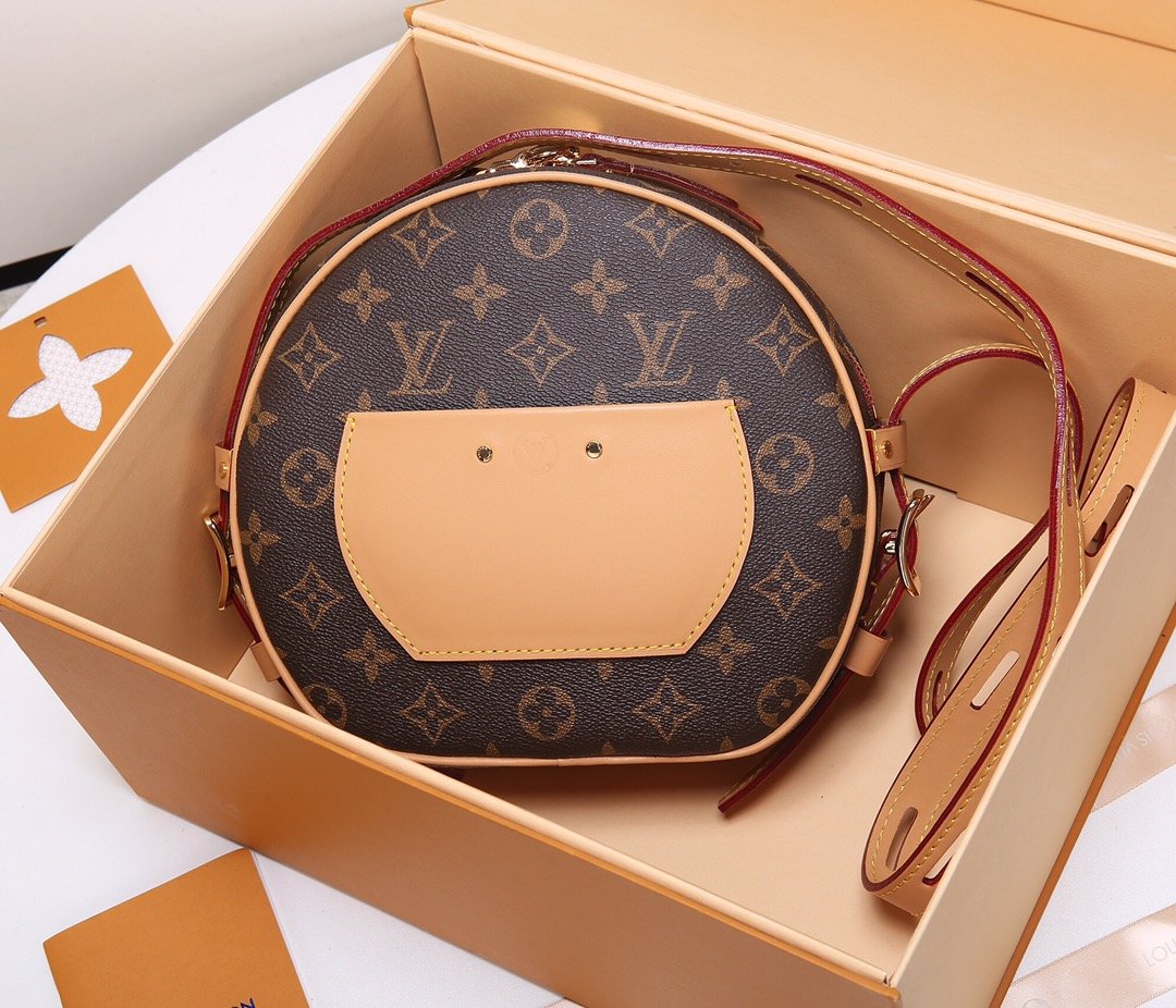 LV BAG/ 20*22.5*8cm