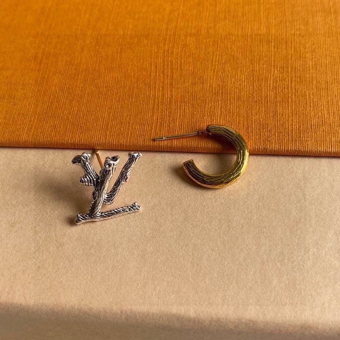 Earring LV 