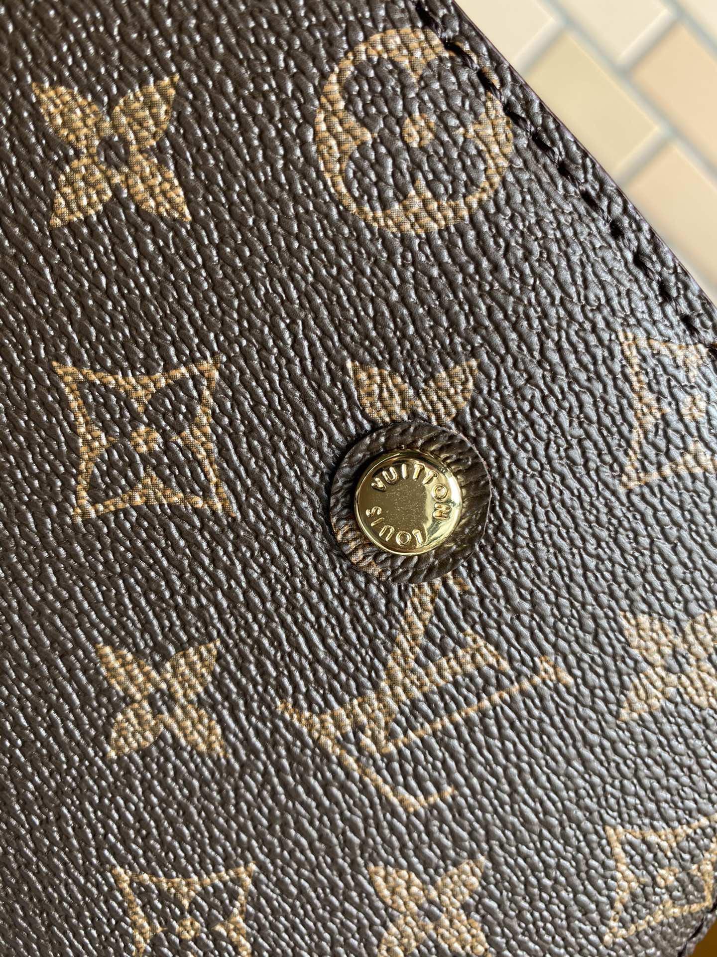 LV BAG/ 39*28*16cm