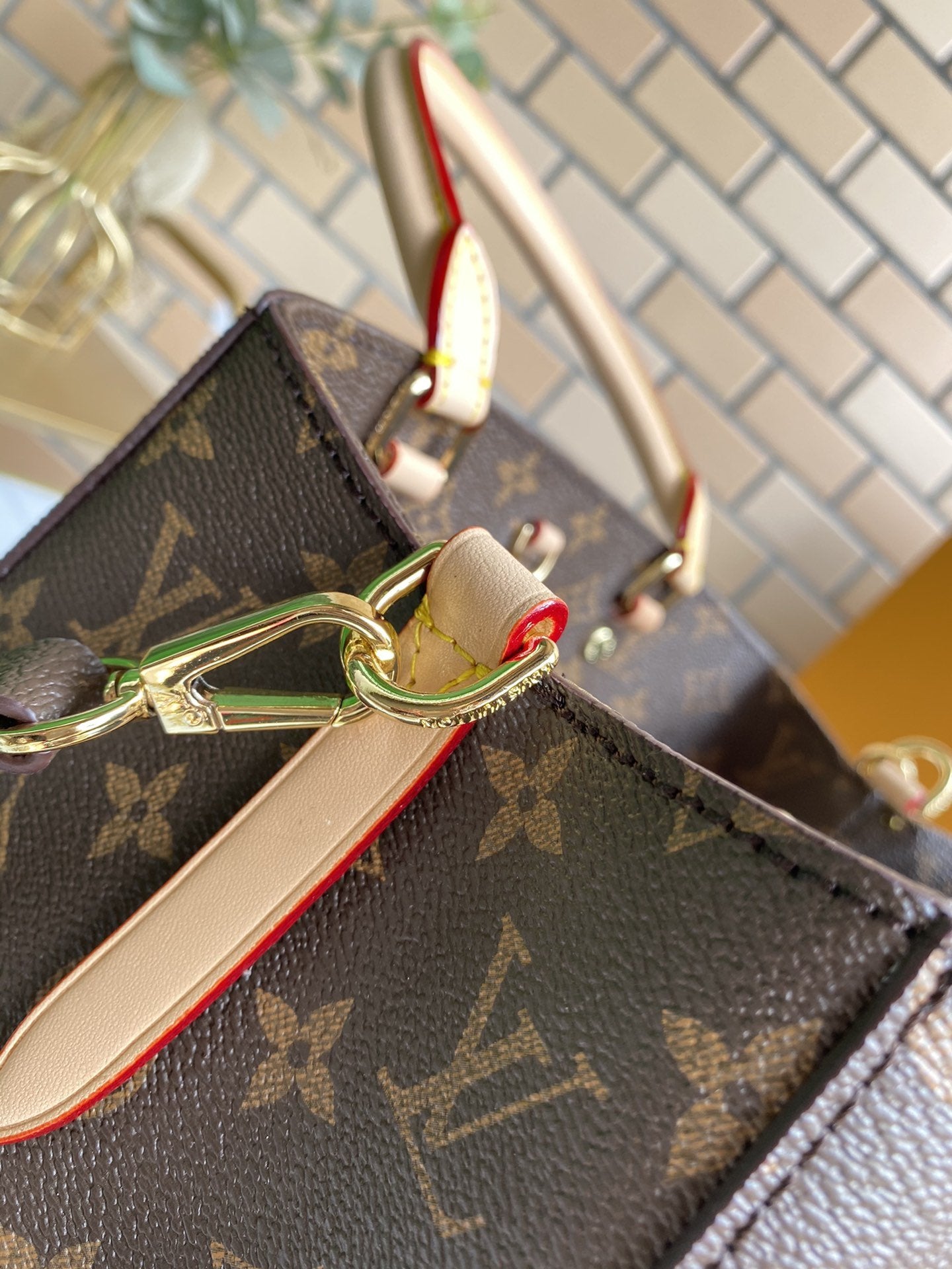 LV BAG/ 39*28*16cm