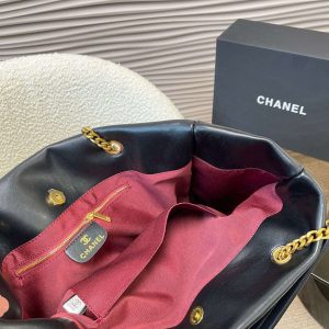 Chanel Bag/ 40 x 31 cm