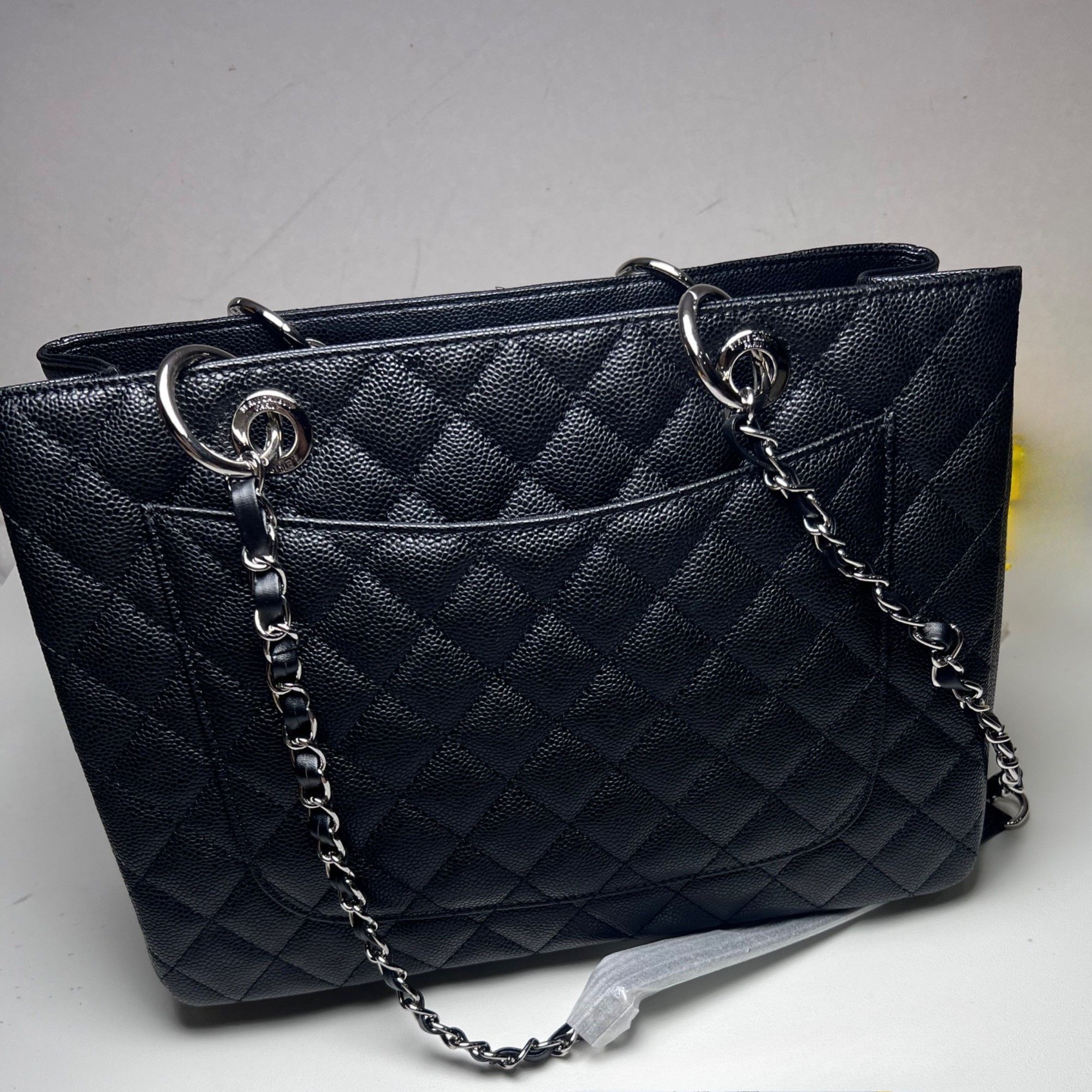 Chanel bag/ 34 x 25 x 13 cm