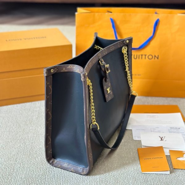 LV Bag/ 35 x 30 cm