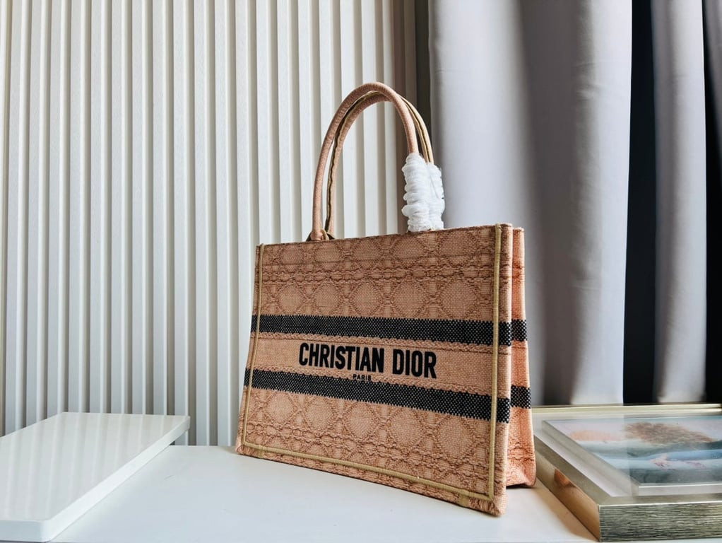 DR Bag/  36 x 27.5 x 16.5 cm 