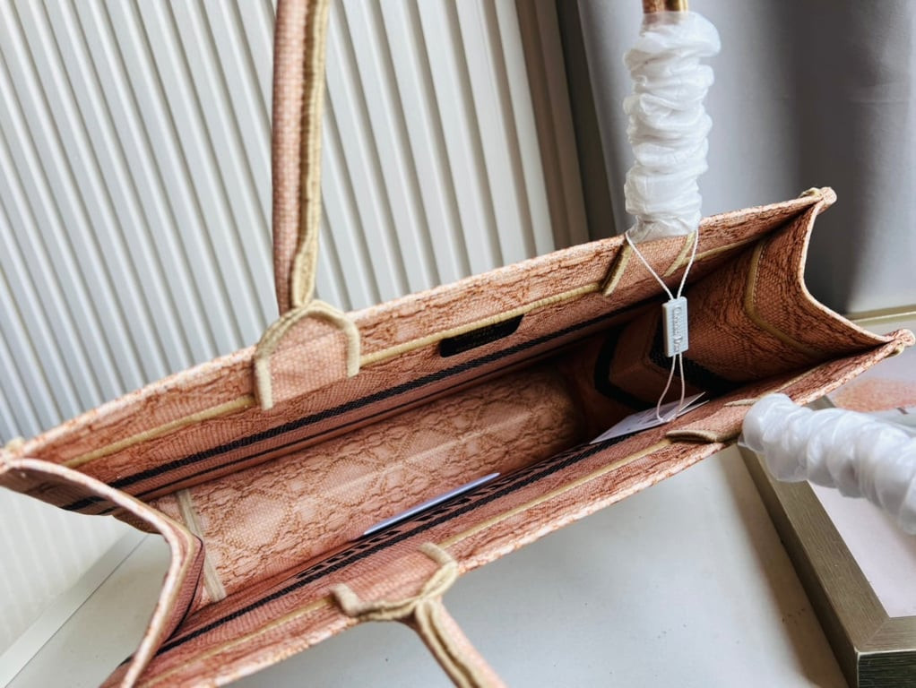 DR Bag/  36 x 27.5 x 16.5 cm 