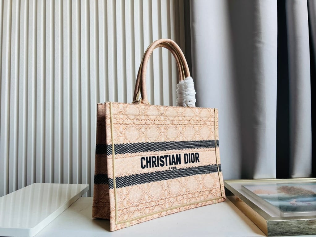 DR Bag/  36 x 27.5 x 16.5 cm 