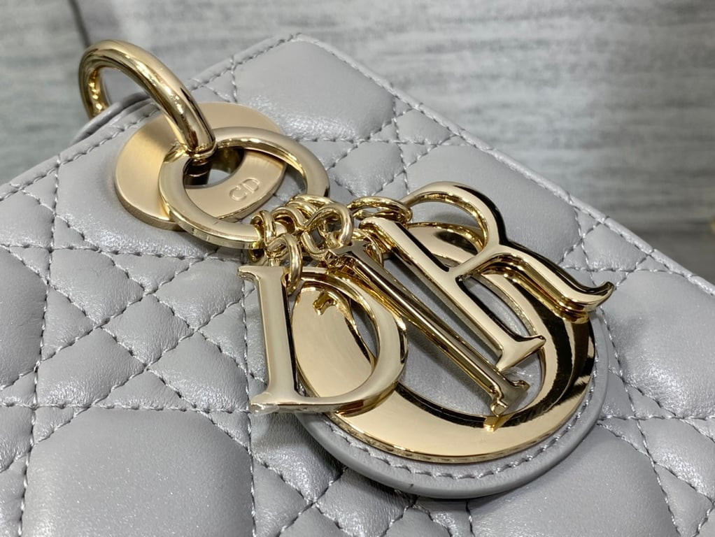 DR Bag/ 17 x 15 x 7 cm