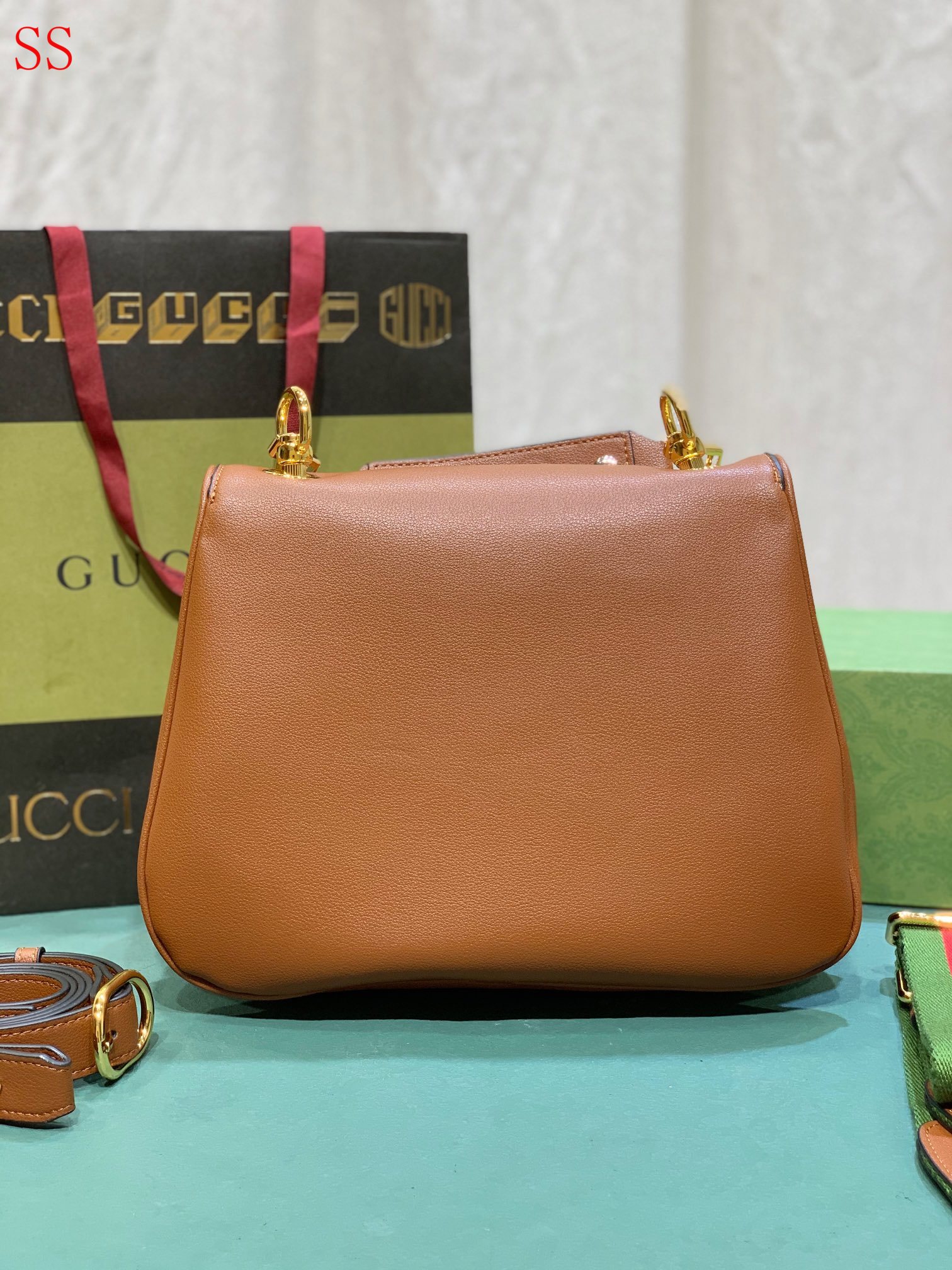 GC BAG/ 29 x 22 x 7 cm