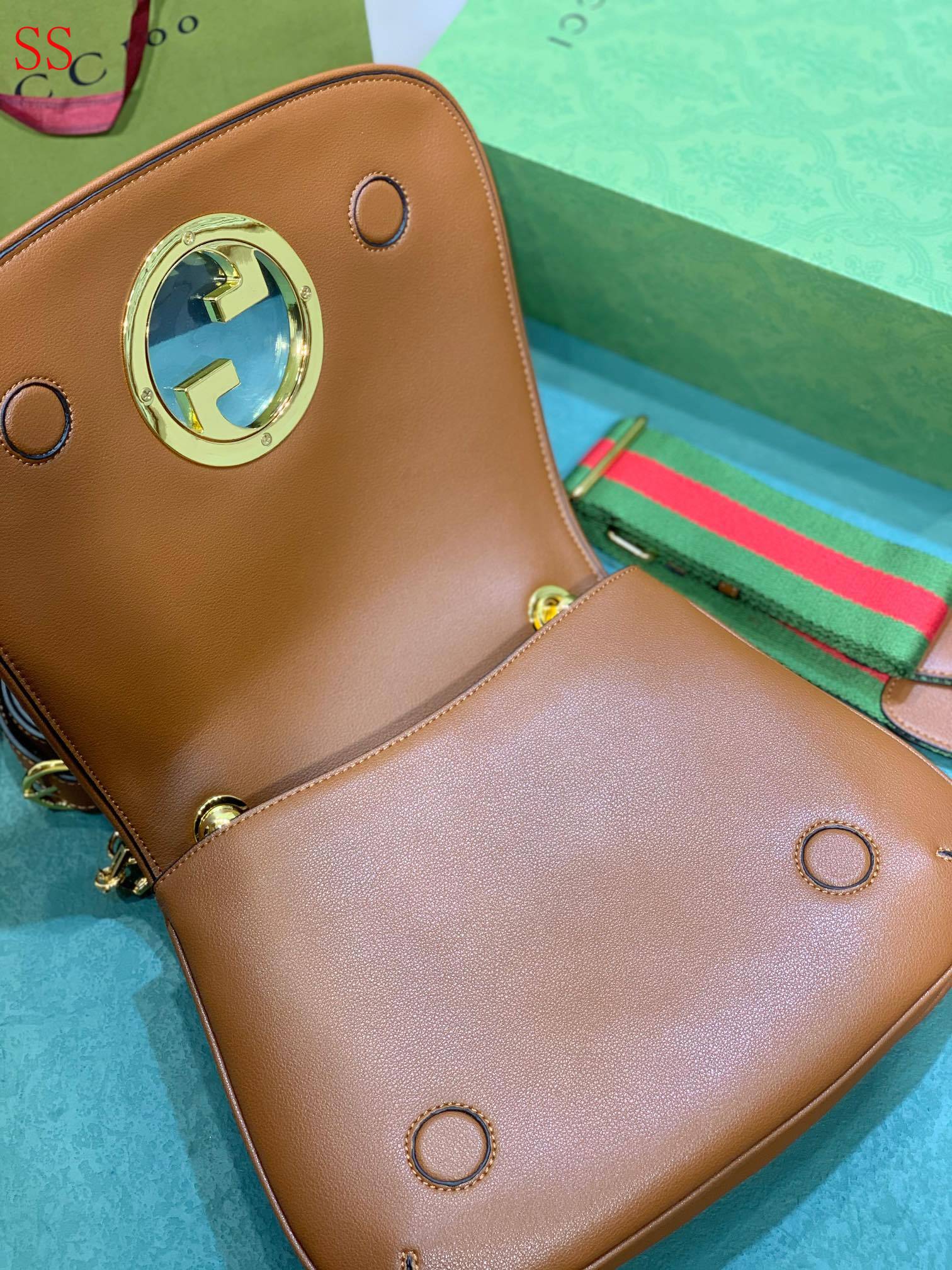 GC BAG/ 29 x 22 x 7 cm