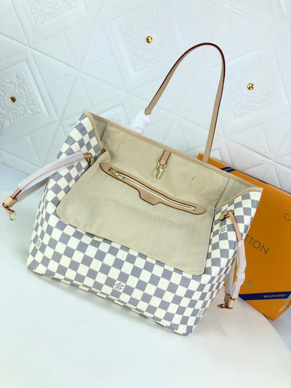 LV Bag/ 40 x 33 x 20 cm