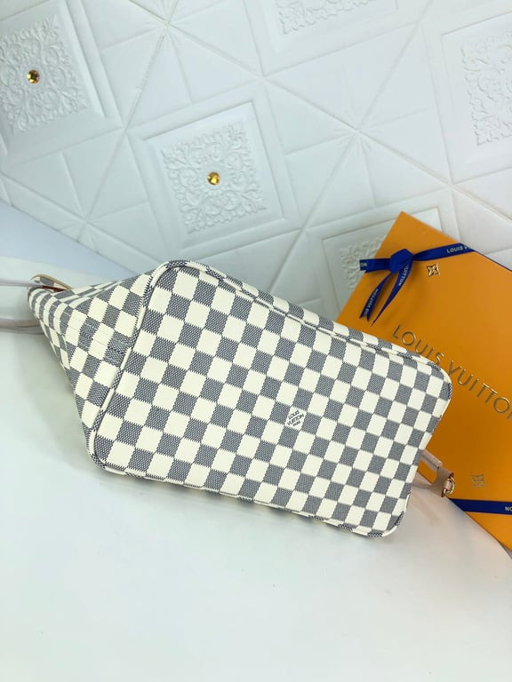 LV Bag/ 40 x 33 x 20 cm