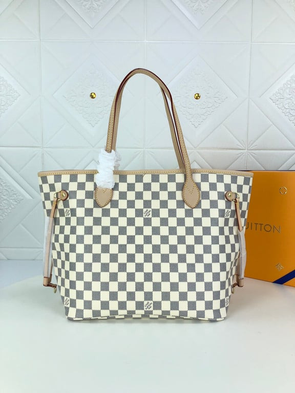 LV Bag/ 40 x 33 x 20 cm