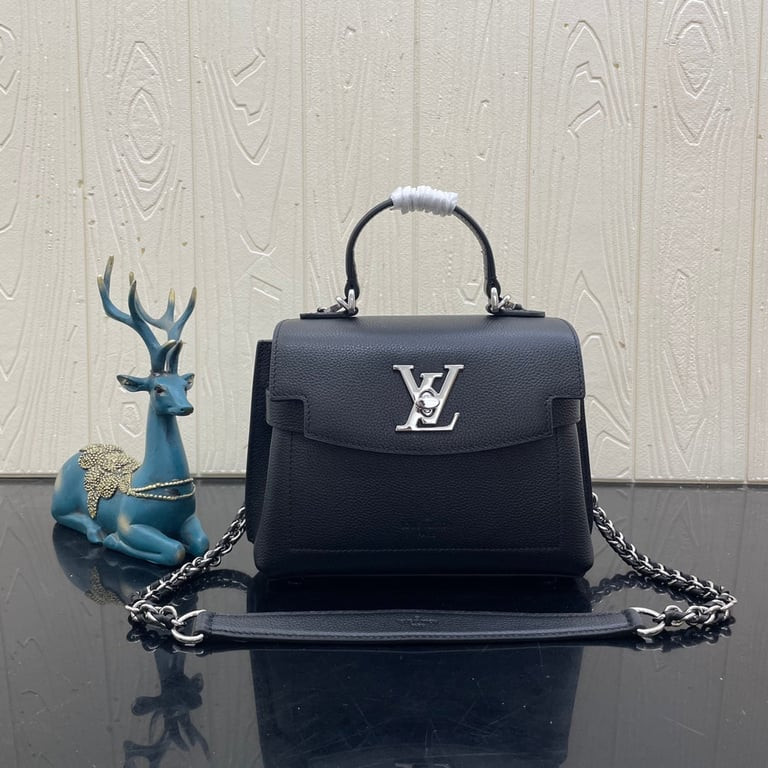 LV Bag/ 23 x 16 x 10 cm