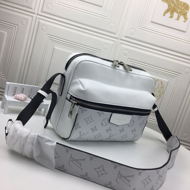  LV Bag/ 29 x 20 x 10.5 cm 
