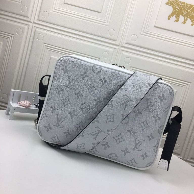  LV Bag/ 29 x 20 x 10.5 cm 