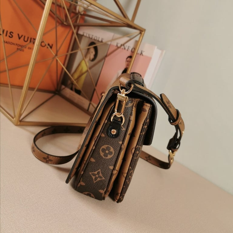 LV Bag/ 27 x 17 x 10 cm