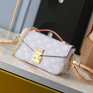 LV bag/ 21.5 x 13.5 x 6 cm