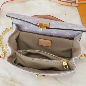 LV bag/ 21.5 x 13.5 x 6 cm
