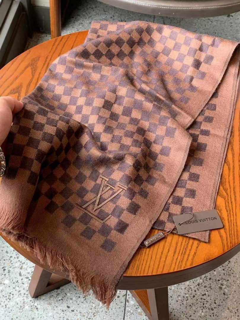 LV SCARF