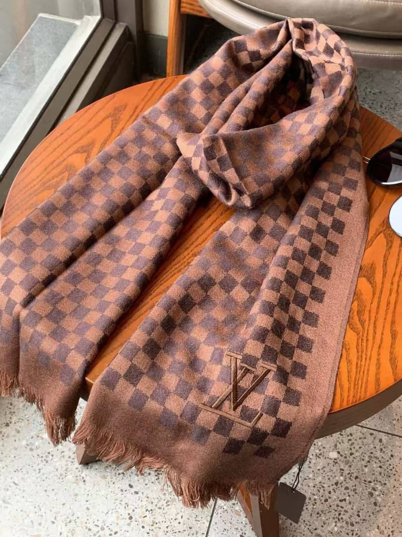 LV SCARF