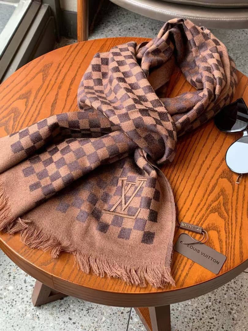 LV SCARF