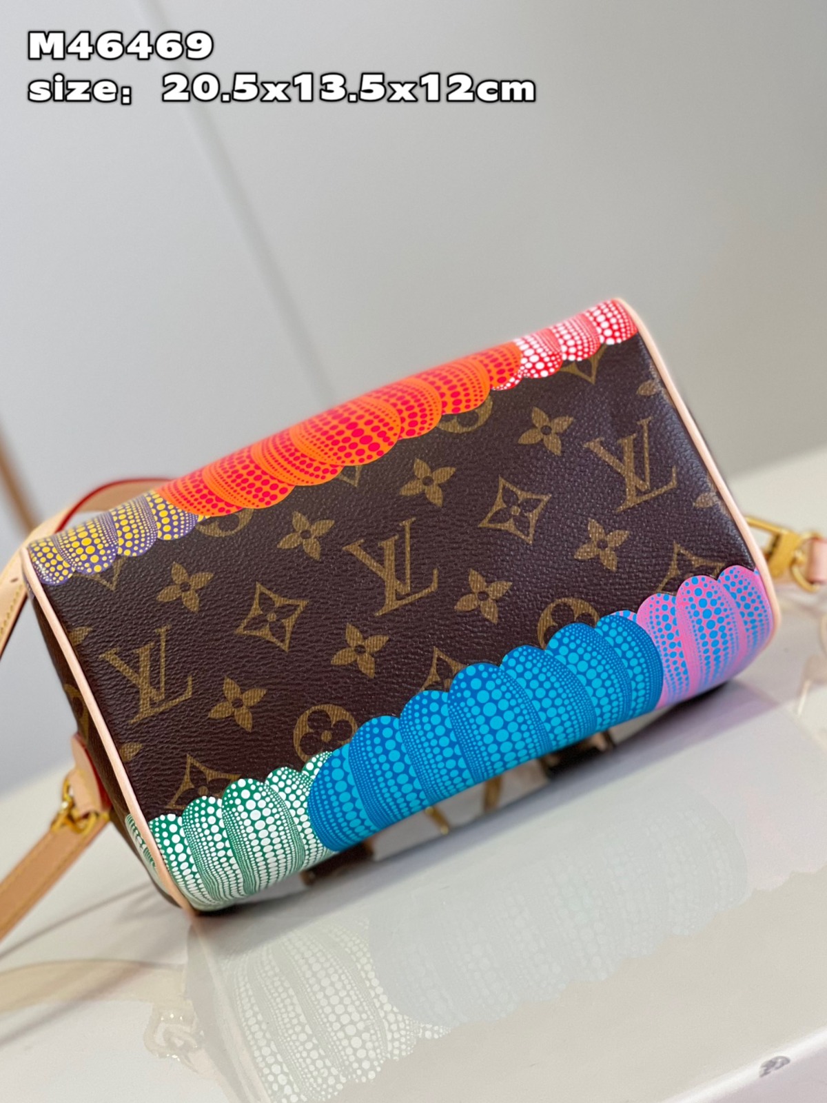 LV Bag/  20.5 x 13.5 x 12.0 cm