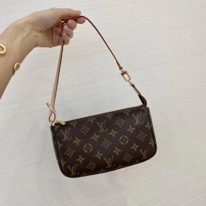 LV Bag/ 17*15*8cm