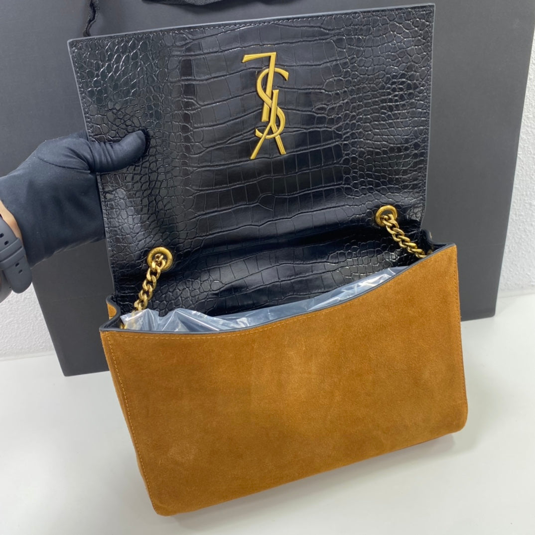 YSL BAG/  28.5 x 20 x 6 cm 